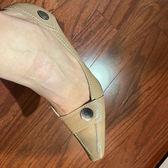Tod’s nude 3inch heels - Picture 4 of 10